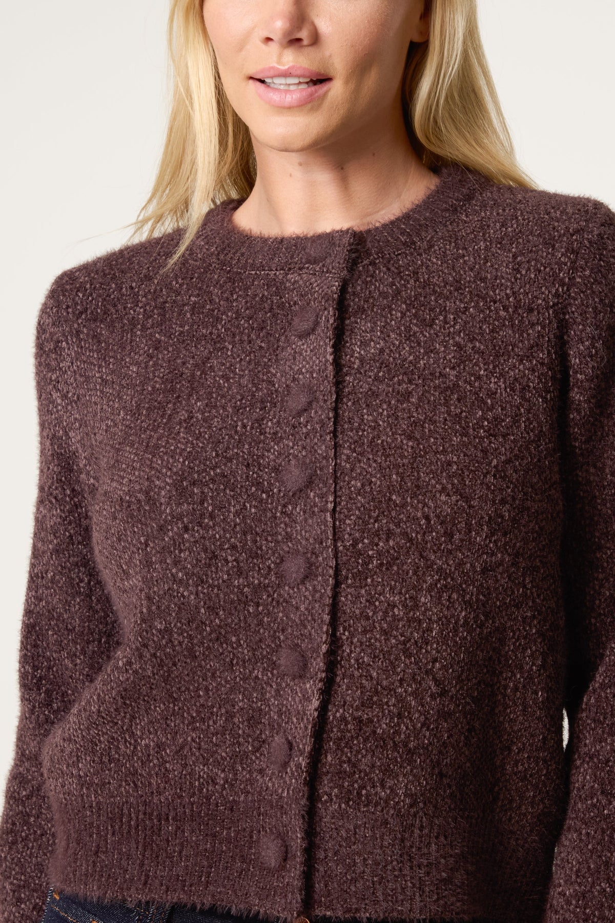 Lisa | Women's Soft Button-Up Knitted Cardigan – Relaxed Cropped Crew-Neck Layer for Casual Everyday Work and Transitional Season Wear