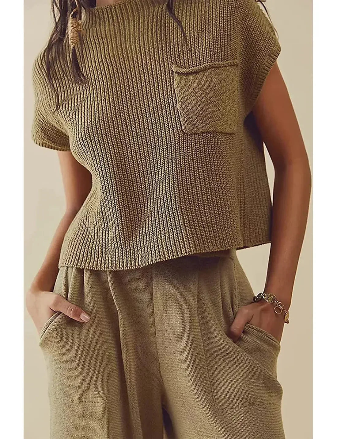 Erin | Women's Ribbed Short-Sleeve Knit Top – Relaxed Mock-Neck Shirt for Office and Daily Wear