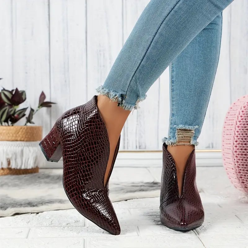 Iris | Women's Pointed-Heeled Boot